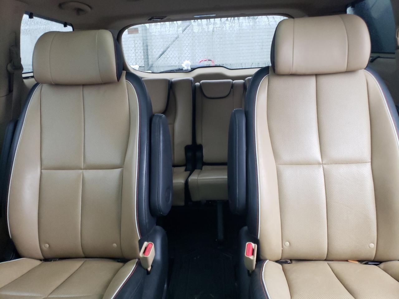 2015 Kia Sedona - Image 10