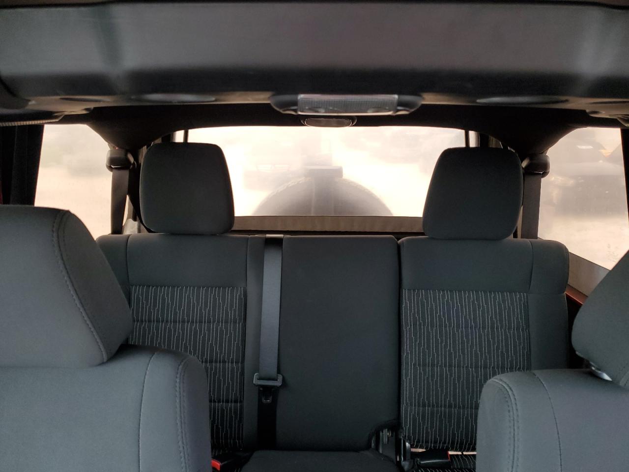 2011 Jeep Wrangler - Image 10