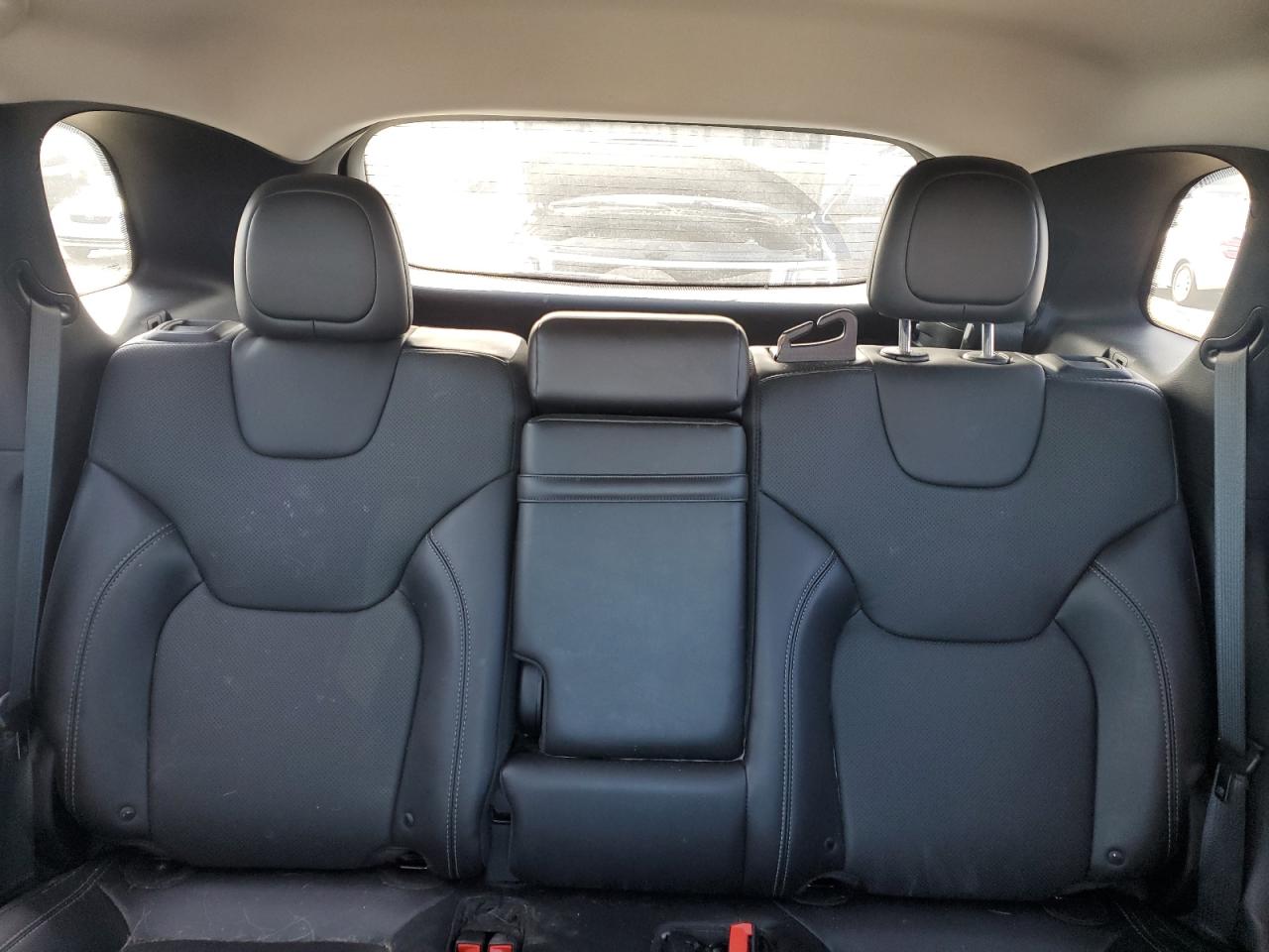 2019 Jeep Grand Cherokee - Image 10