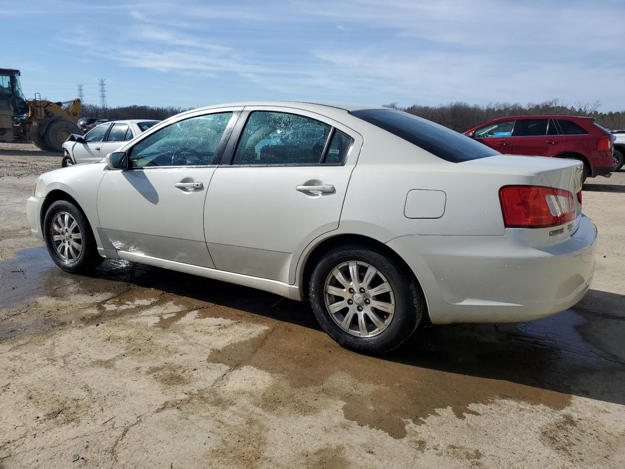 2009 Mitsubishi Galant - Image 2