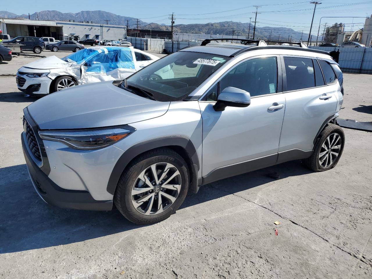 2024 Toyota Corolla Cross Xle for Sale in Sun Valley, CA - Rear End