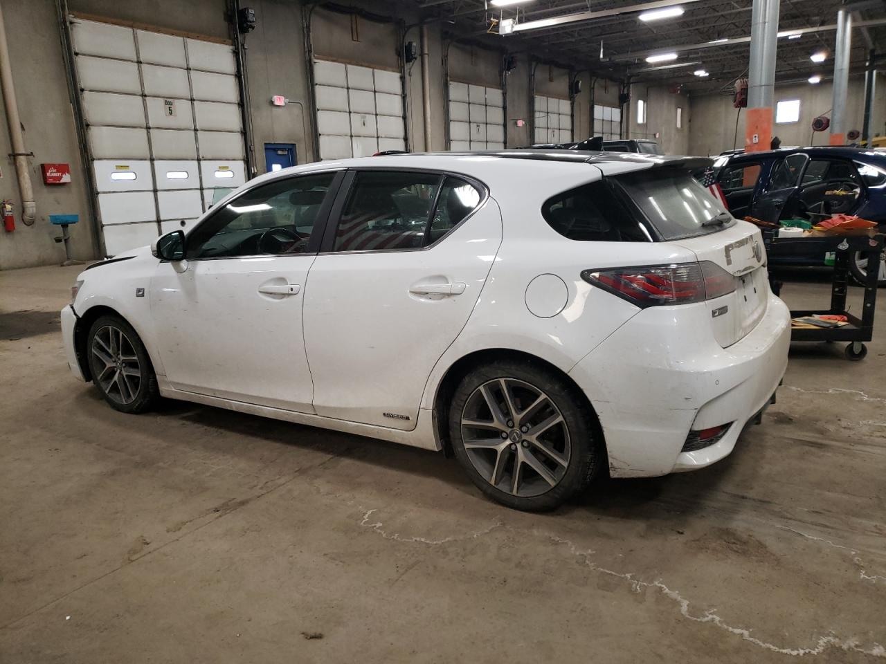 2015 Lexus CT - Image 2