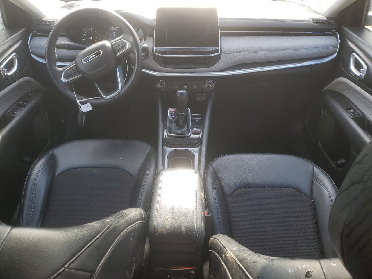 2022 Jeep Compass - Image 8