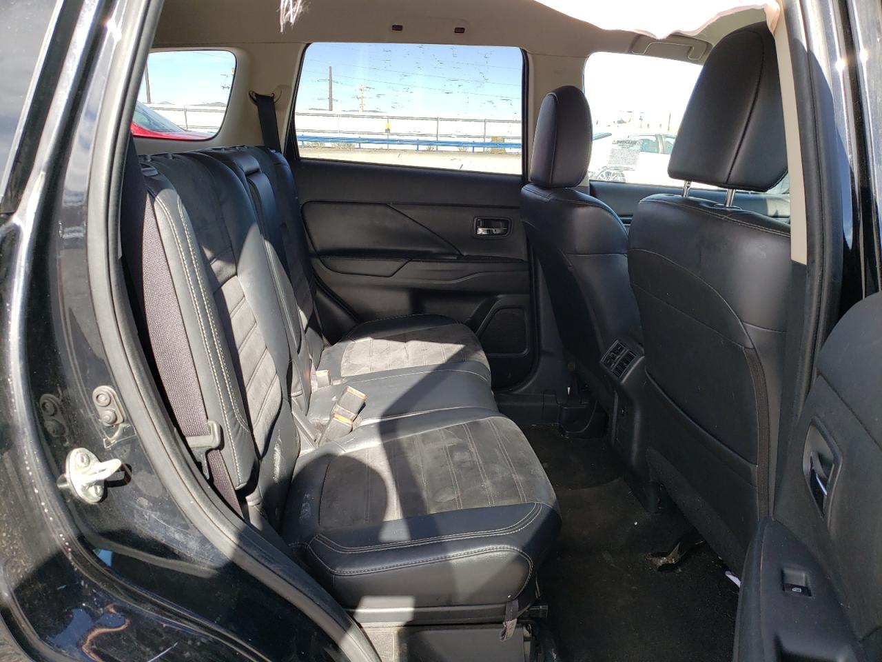 2019 Mitsubishi Outlander - Image 11