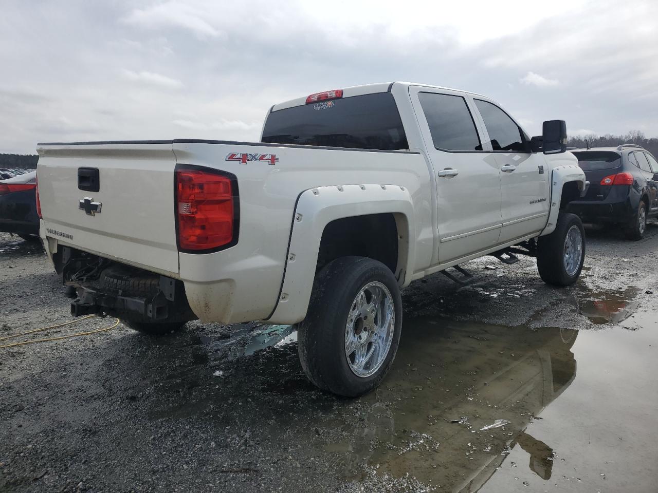 2015 Chevrolet Silverado - Image 3