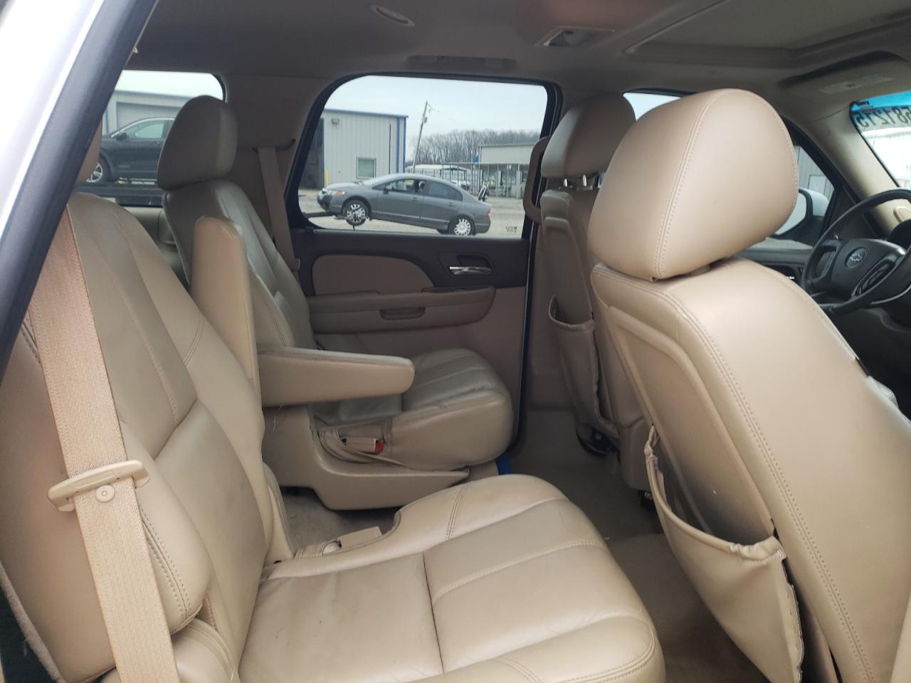2011 Chevrolet Tahoe - Image 11