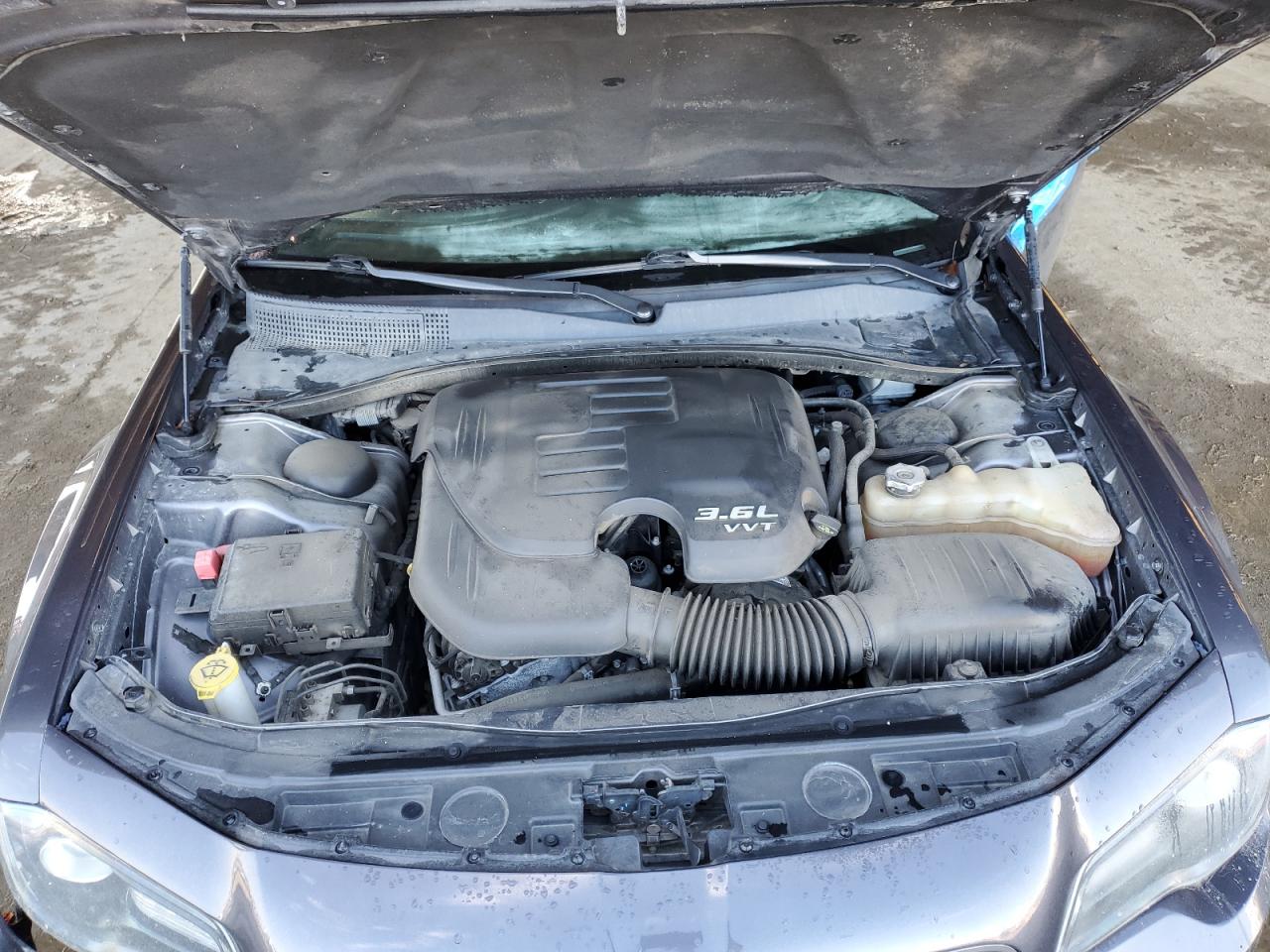 2019 Chrysler 300 - Image 11