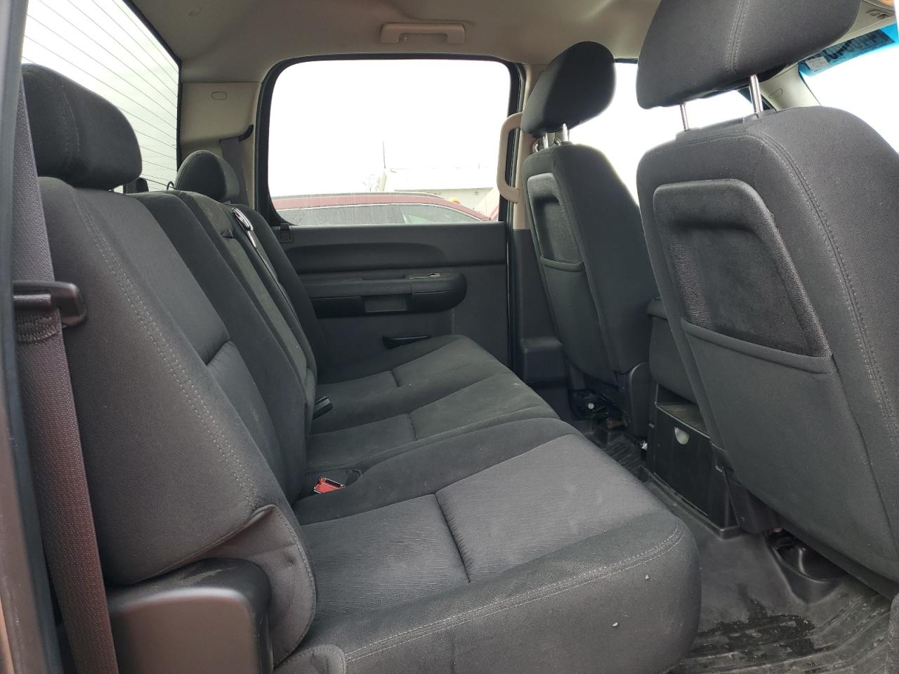 2012 Chevrolet Silverado - Image 10
