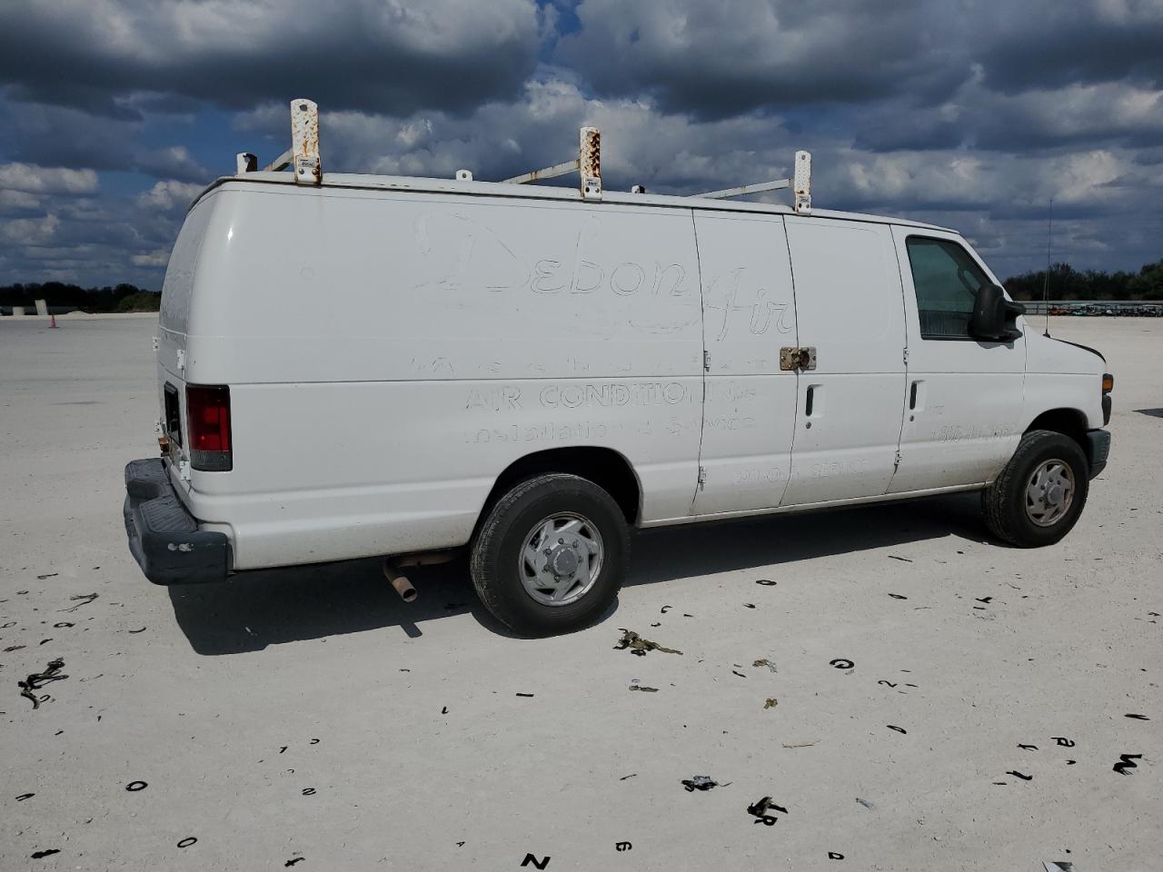 2012 Ford Econoline - Image 3