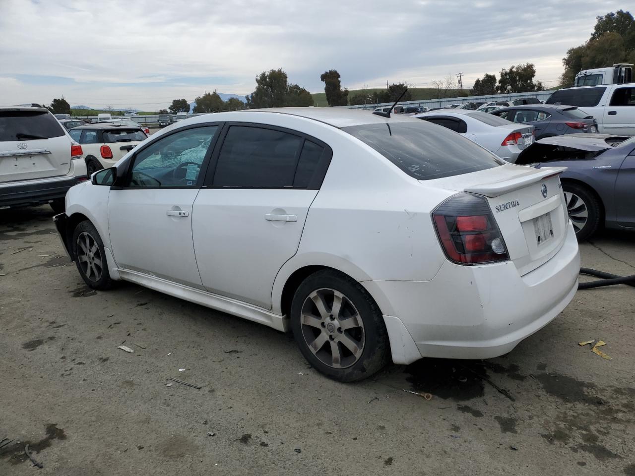 2012 Nissan Sentra - Image 2