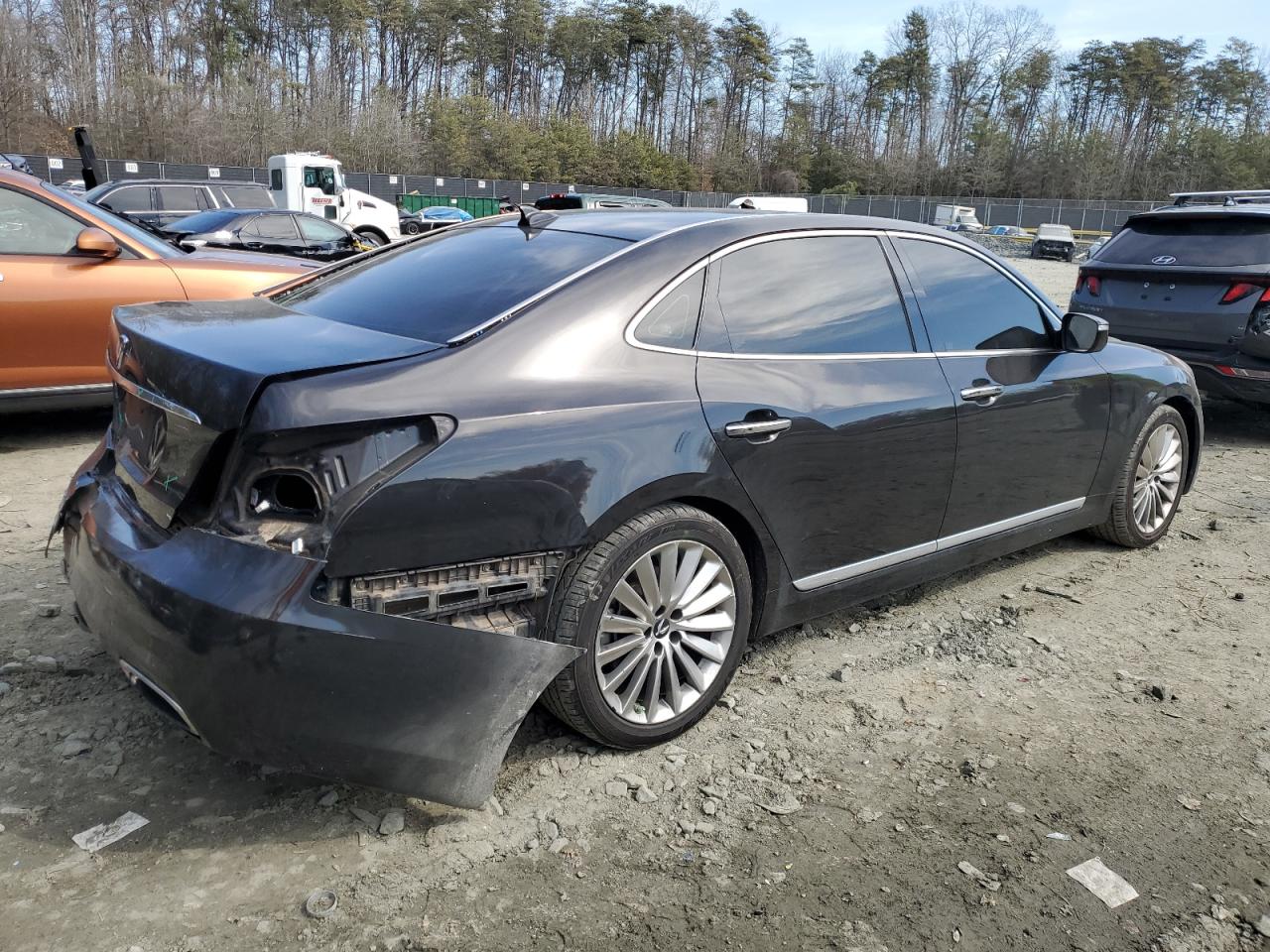 2015 Hyundai Equus - Image 3