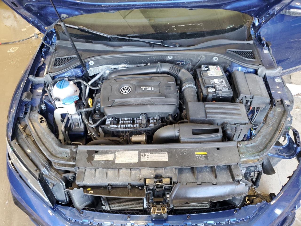 2017 Volkswagen Passat - Image 11