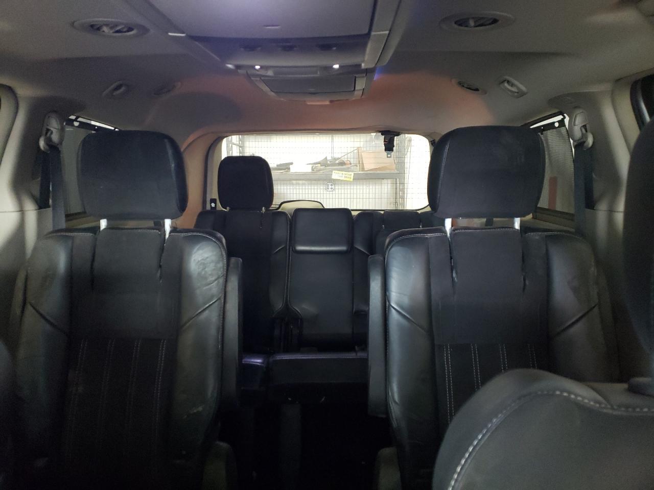 2014 Chrysler Town & Country - Image 10