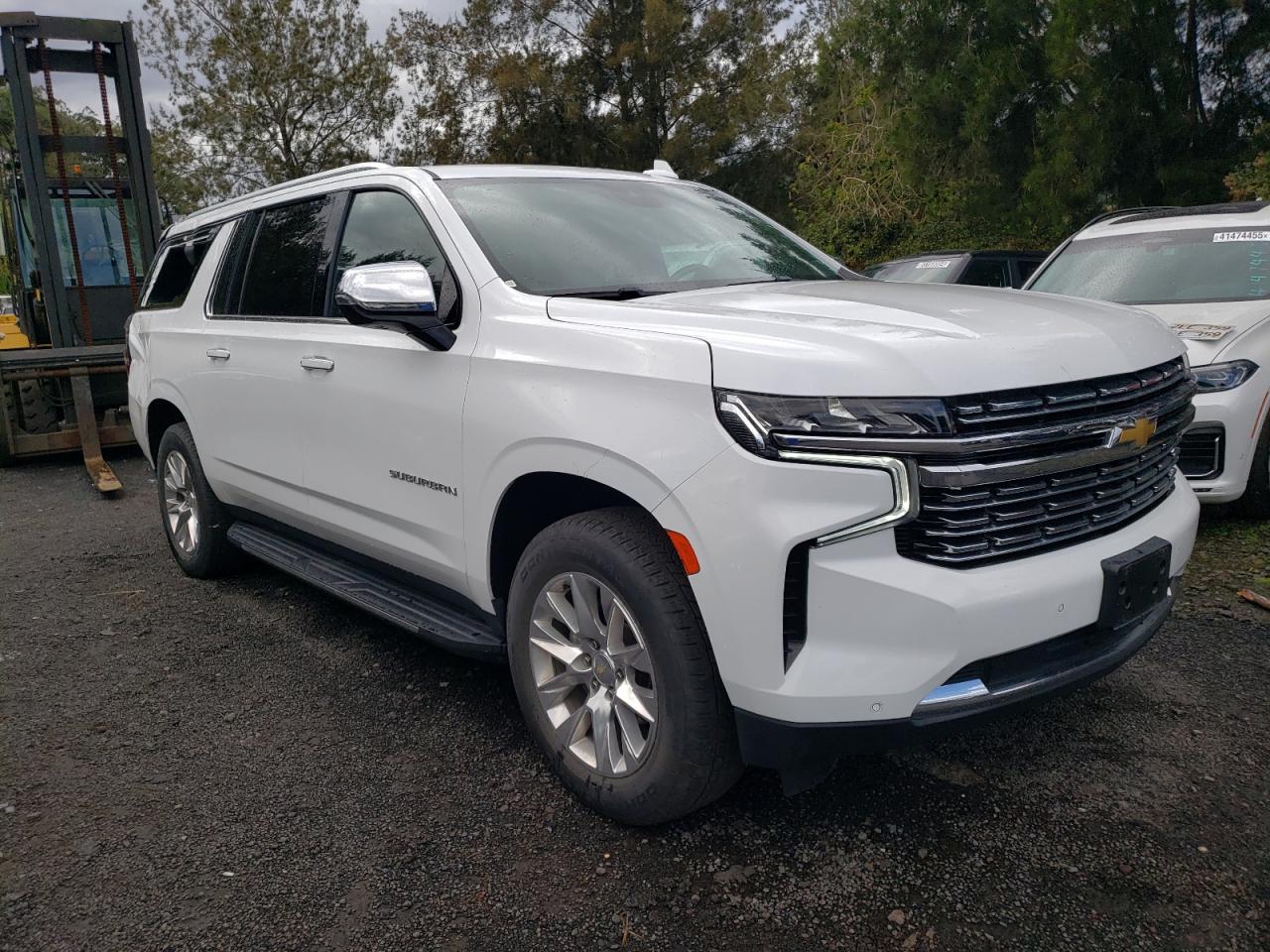 2023 Chevrolet Suburban - Image 4