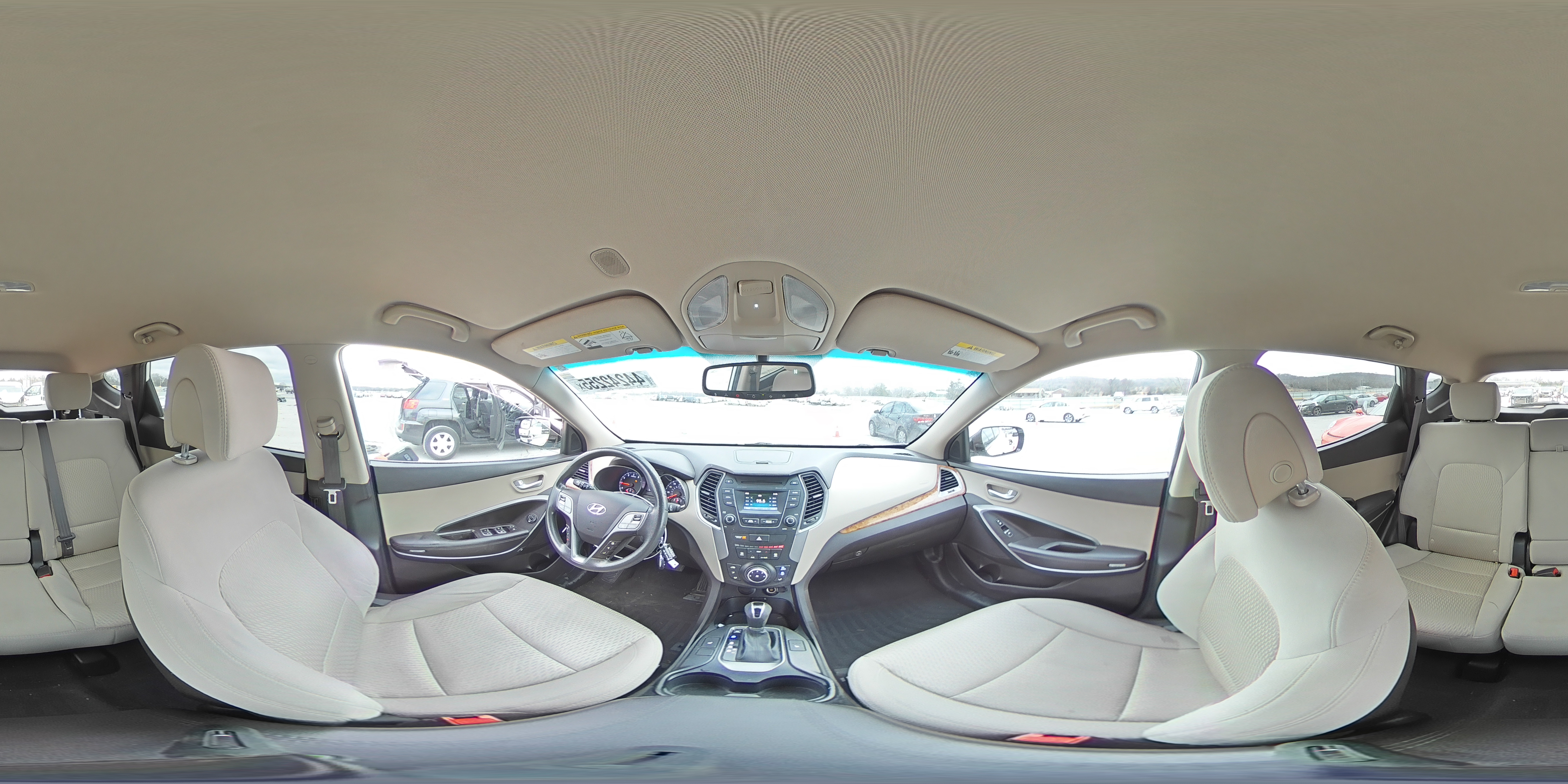 2015 Hyundai Santa Fe - Image 14