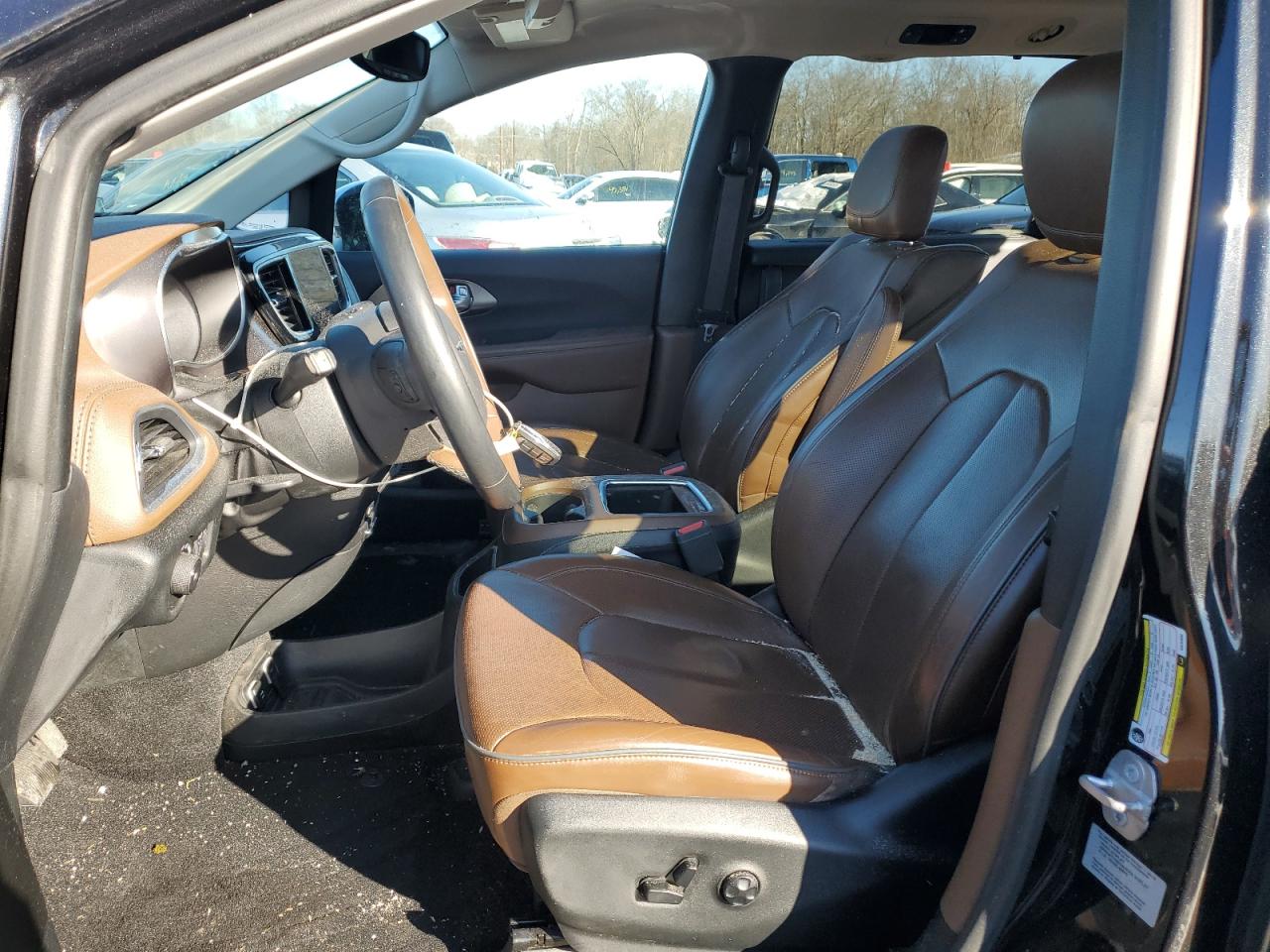 2017 Chrysler Pacifica - Image 7