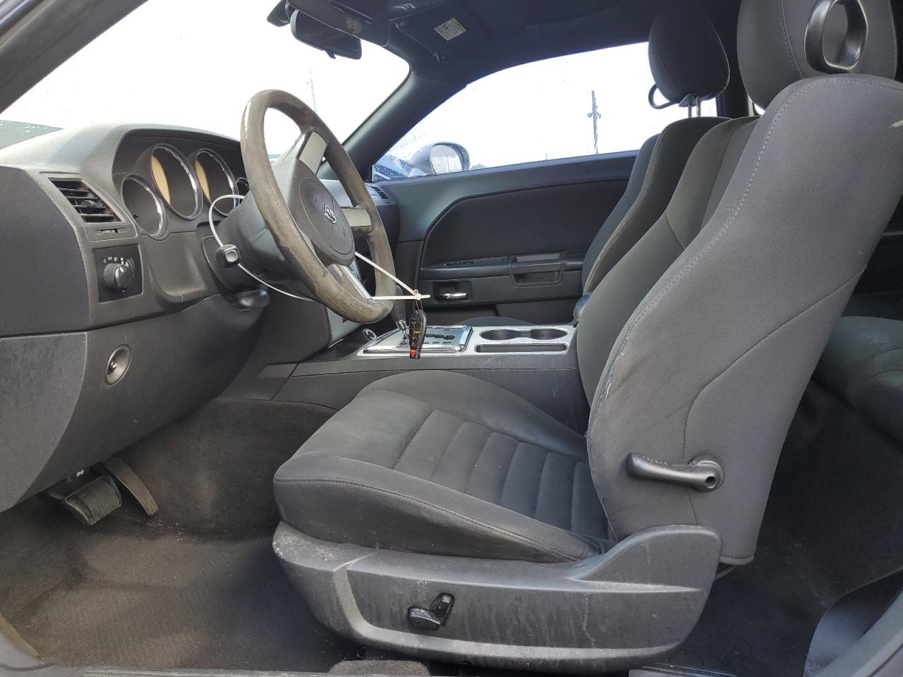 2010 Dodge Challenger - Image 7