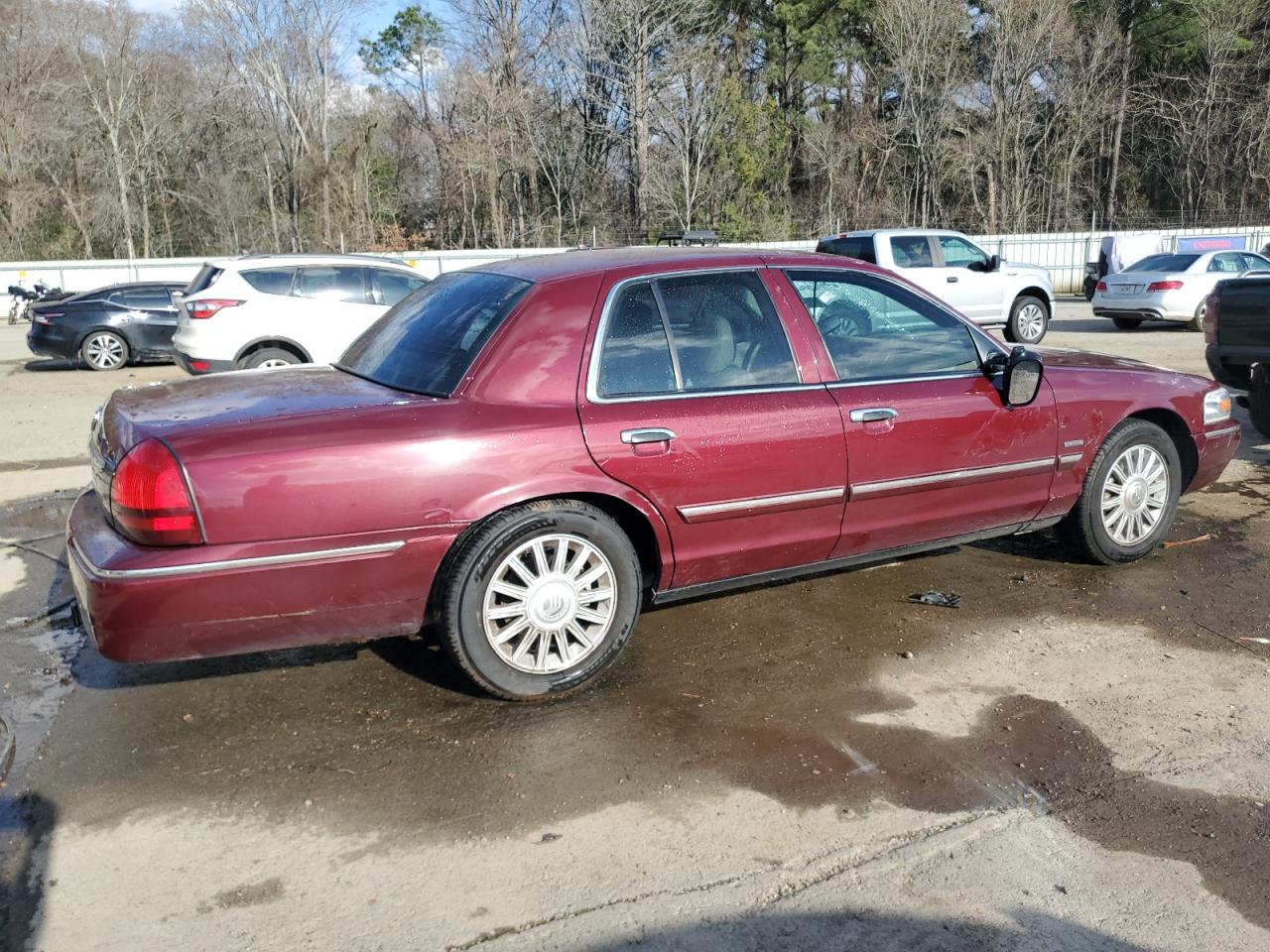 2010 Mercury Grand Marquis - Image 3