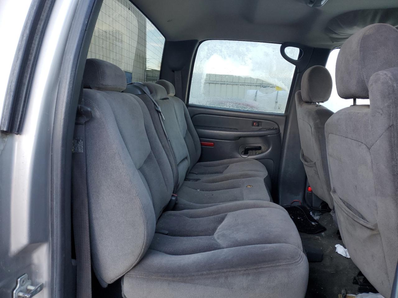 2005 GMC Sierra - Image 10