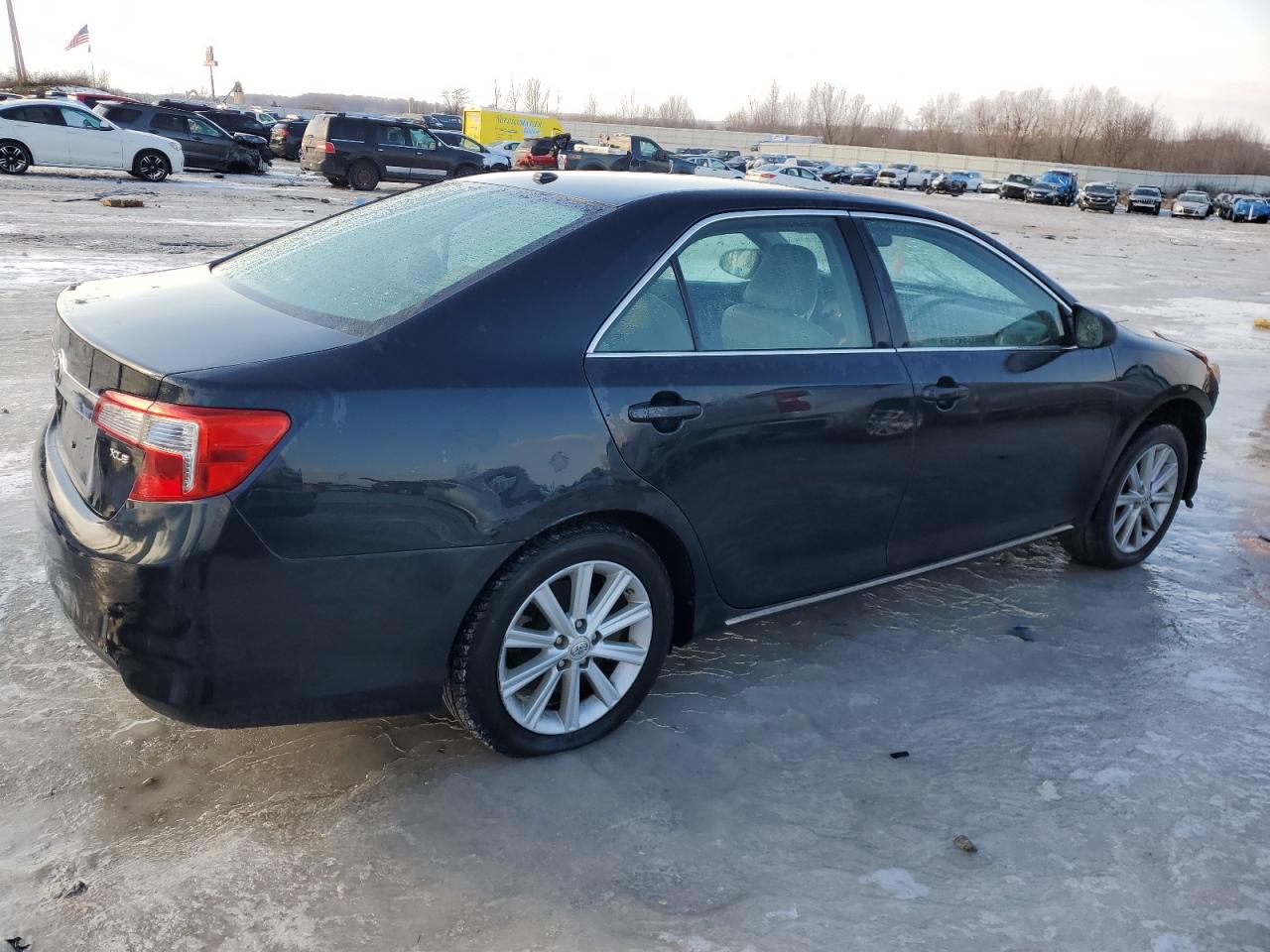 2014 Toyota Camry - Image 3