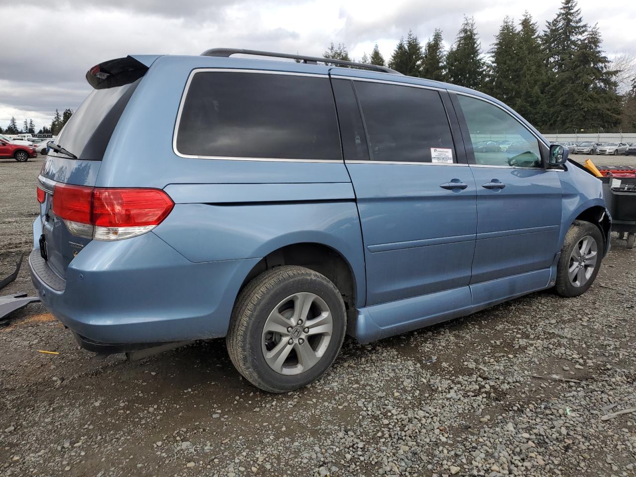 2010 Honda Odyssey - Image 3