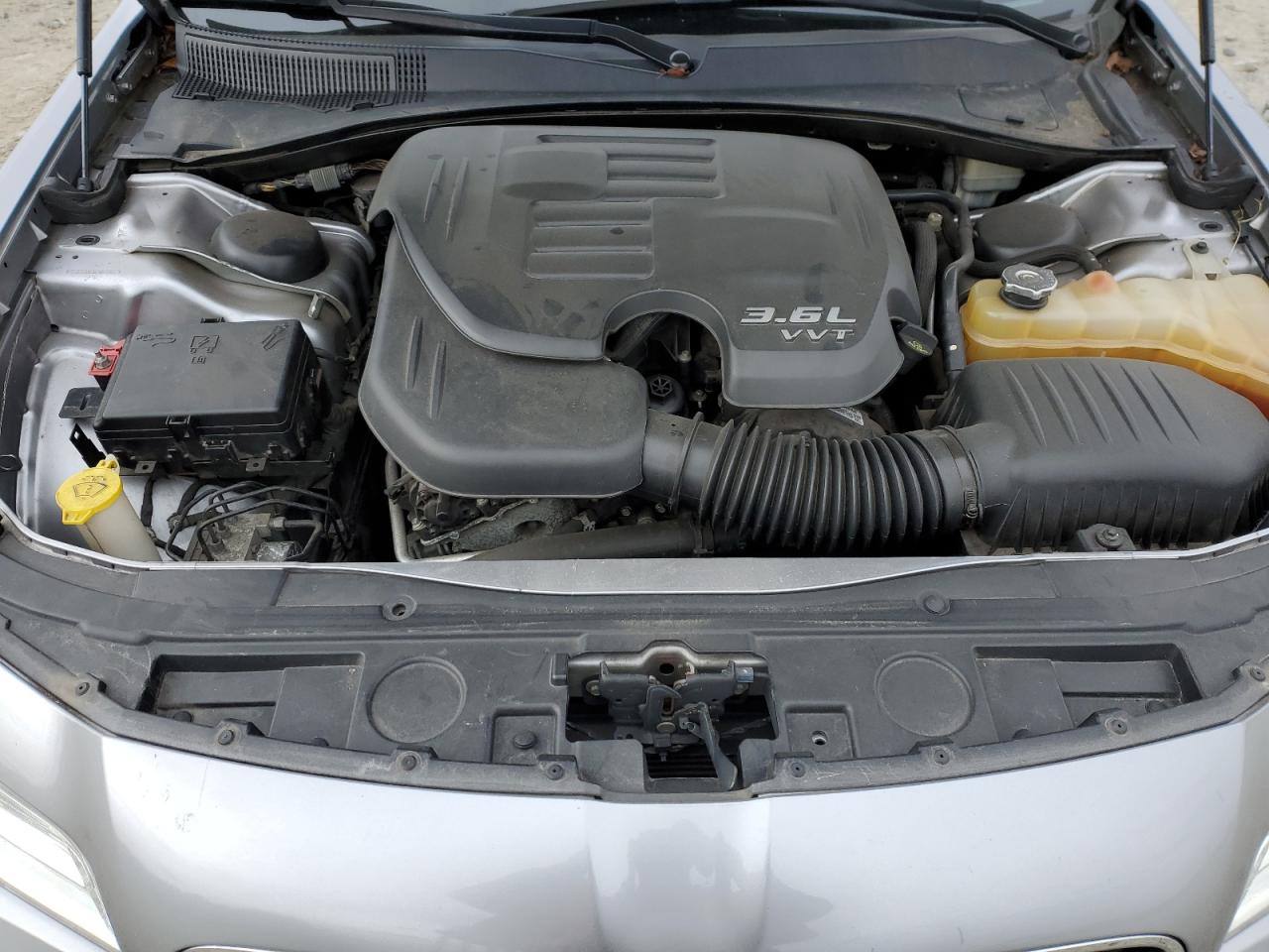 2015 Chrysler 300 - Image 11