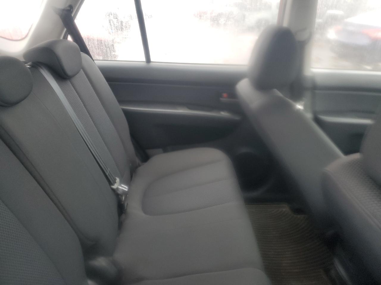 2008 Kia Rondo - Image 10
