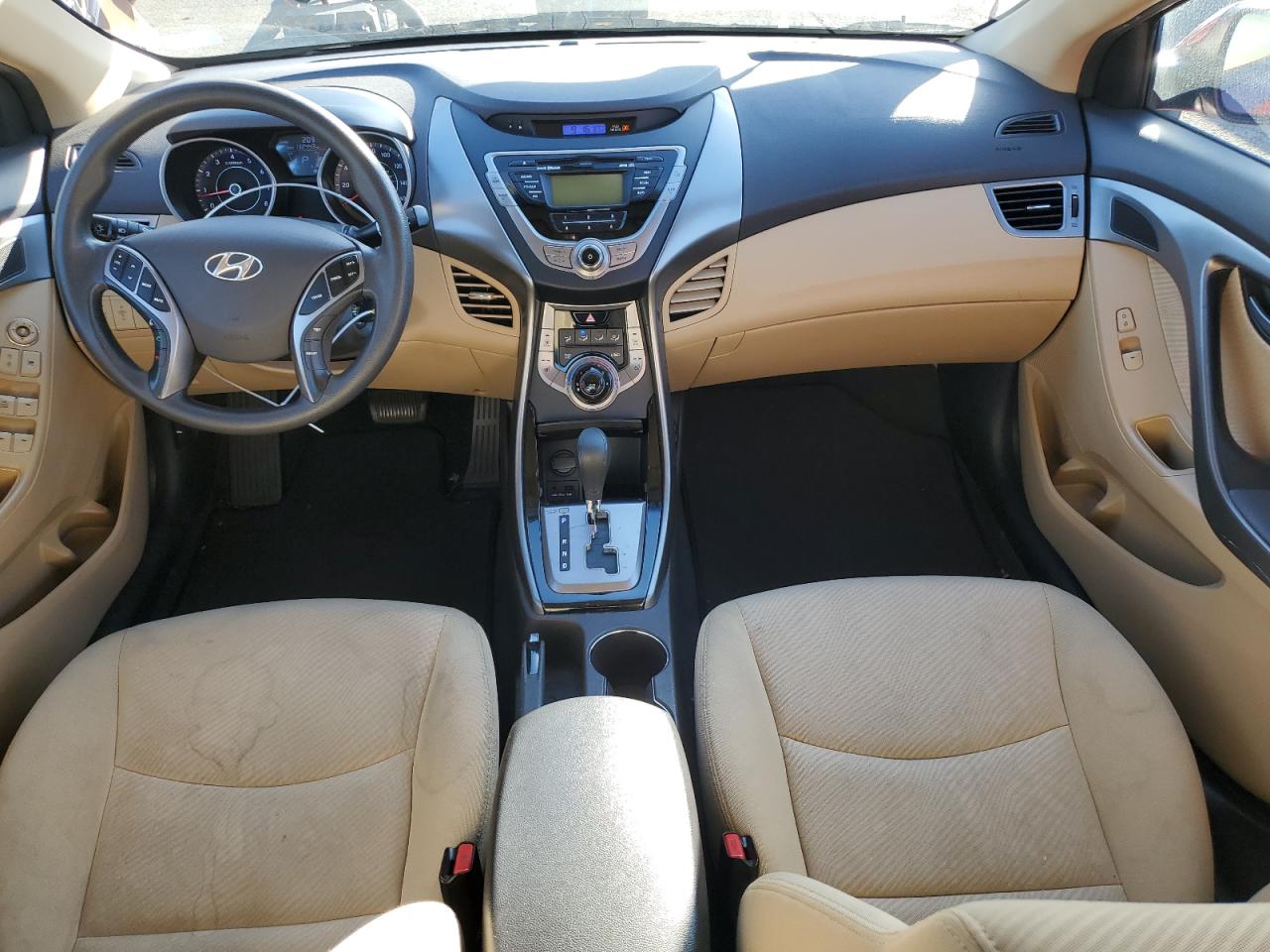 2013 Hyundai Elantra - Image 8