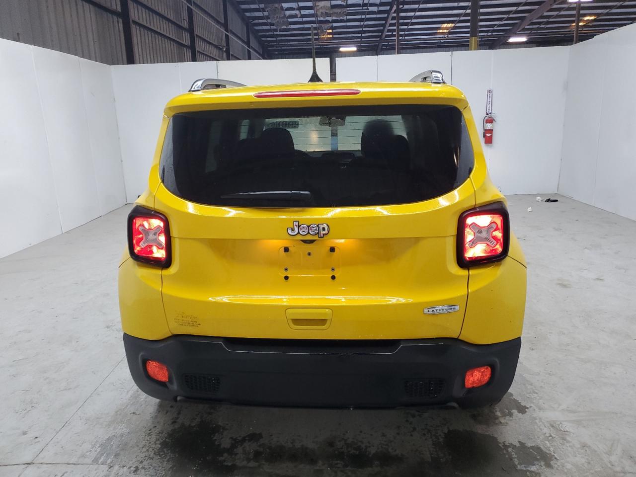 2018 Jeep Renegade - Image 6