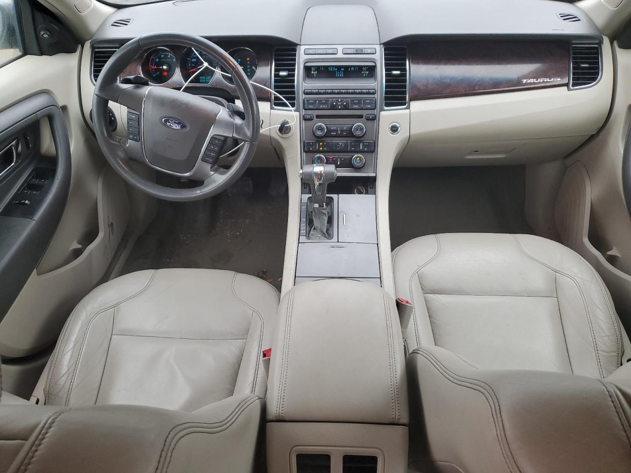 2010 Ford Taurus - Image 8