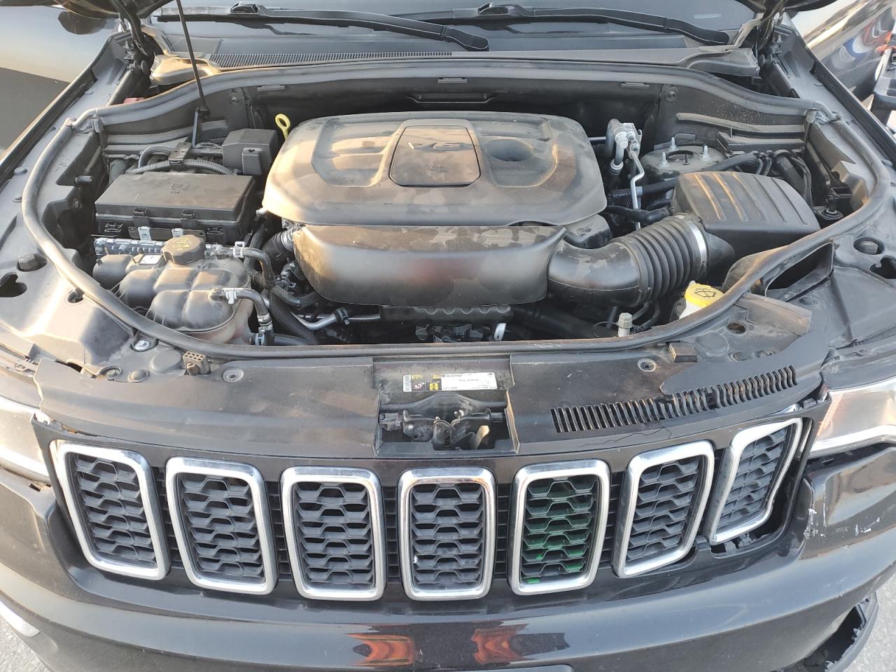 2019 Jeep Grand Cherokee - Image 12