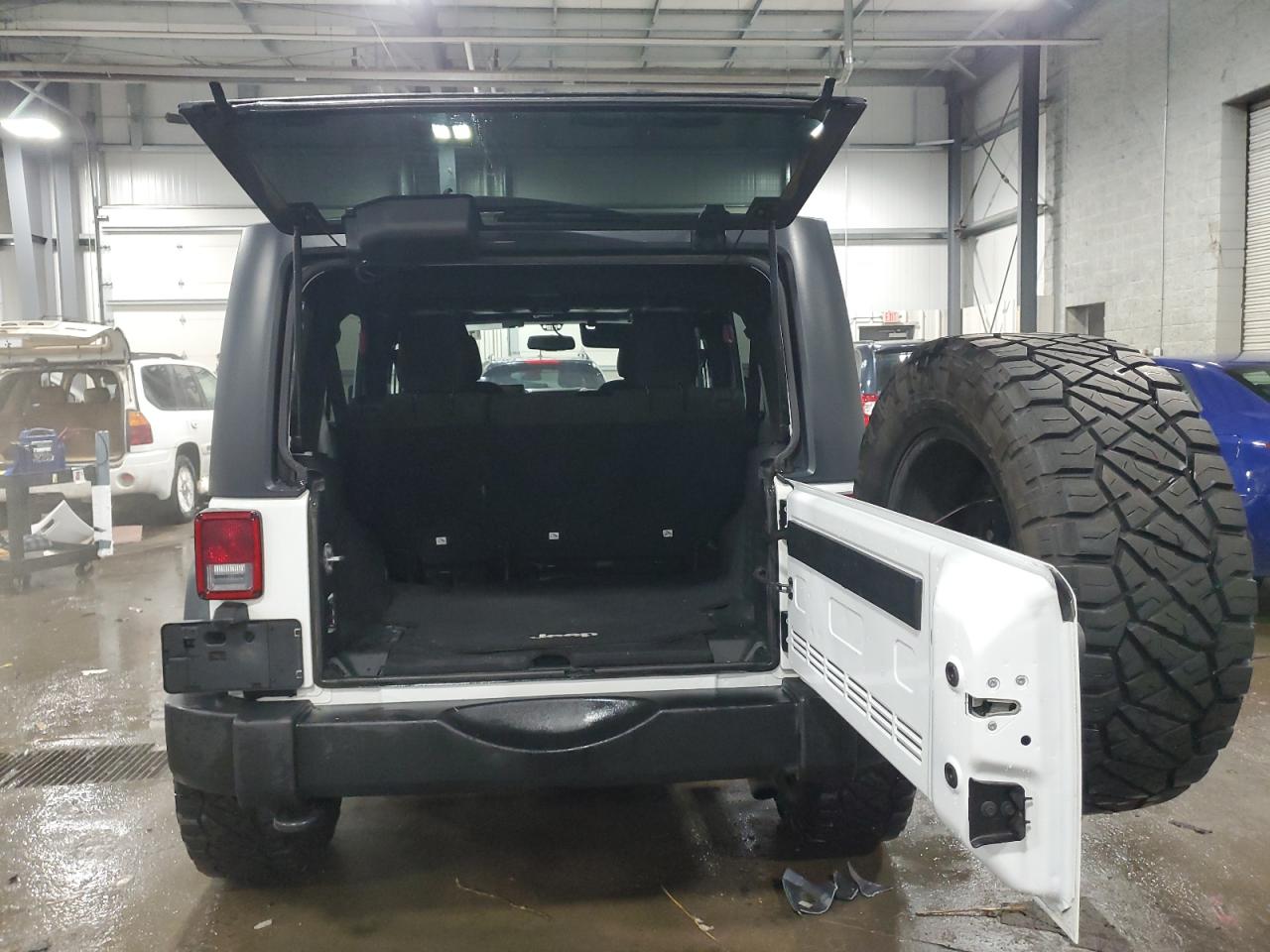 2017 Jeep Wrangler - Image 6
