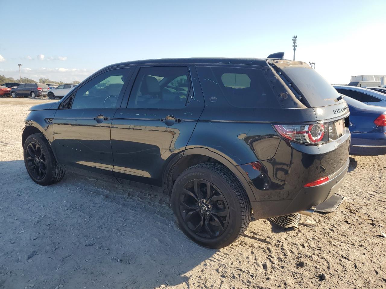 2018 Land Rover Discovery - Image 2