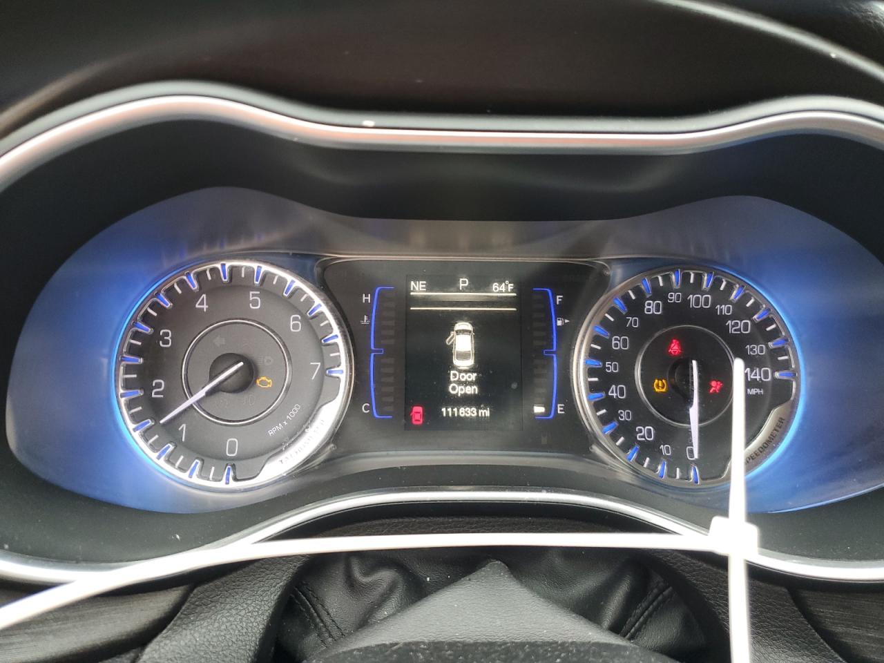 2015 Chrysler 200 - Image 9