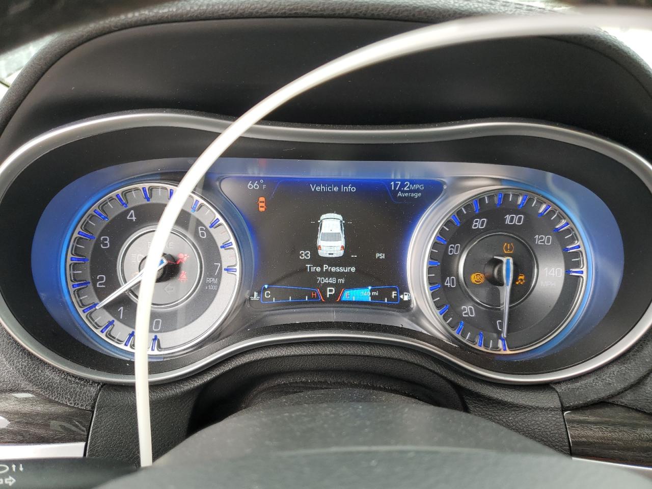 2017 Chrysler 300 - Image 9