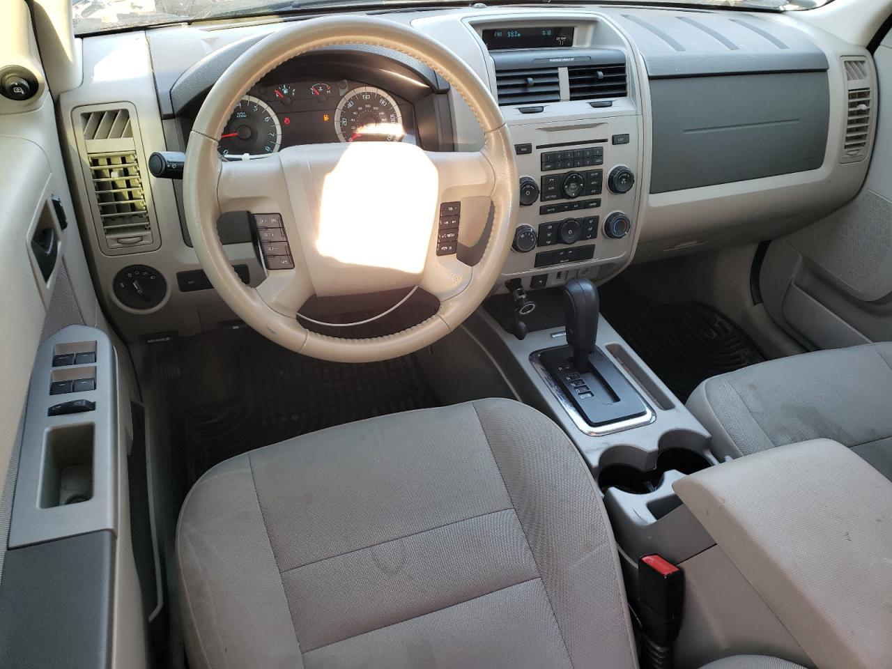 2010 Ford Escape - Image 8
