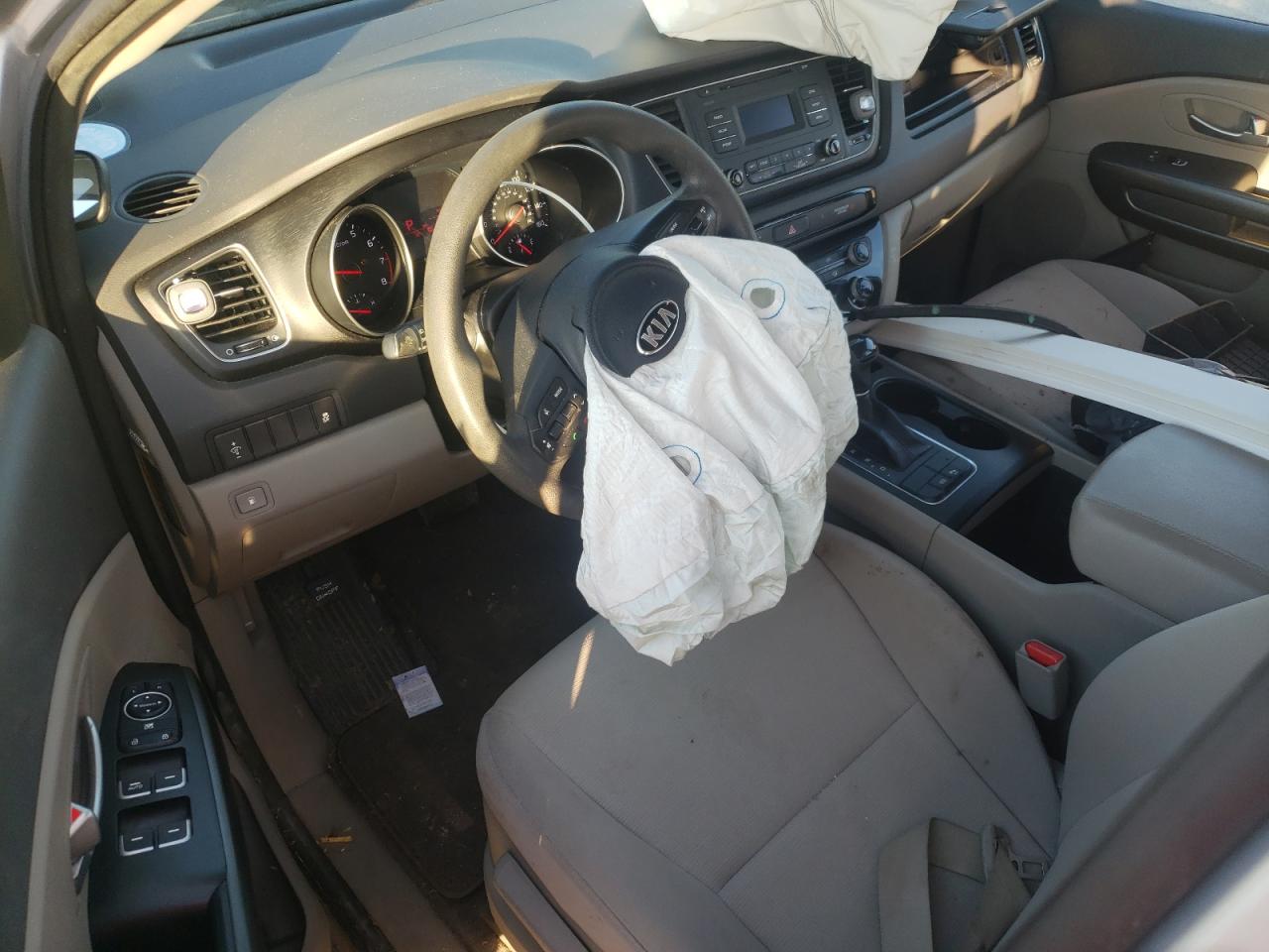 2015 Kia Sedona - Image 8