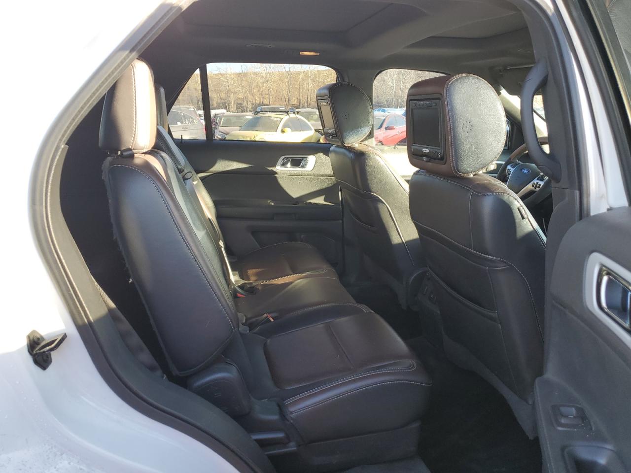 2014 Ford Explorer - Image 11