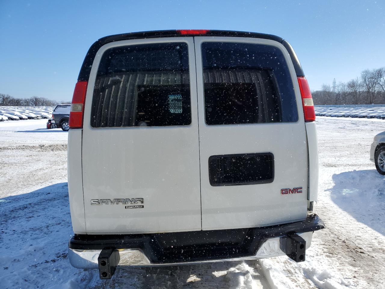 2014 GMC Savana - Image 6