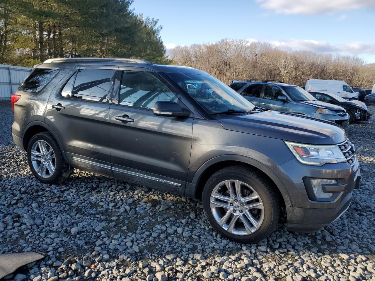 2017 Ford Explorer - Image 4