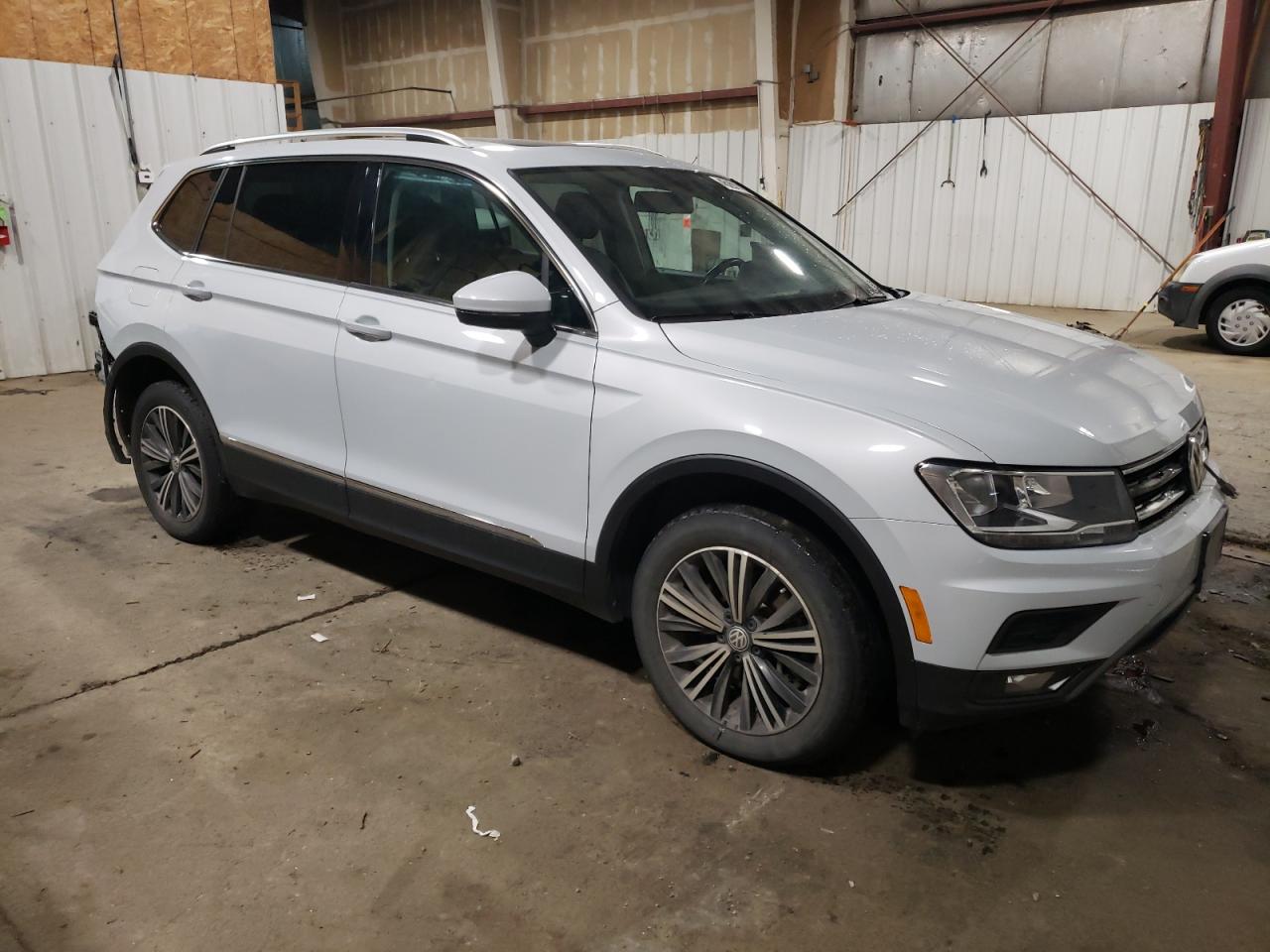2018 Volkswagen Tiguan - Image 4
