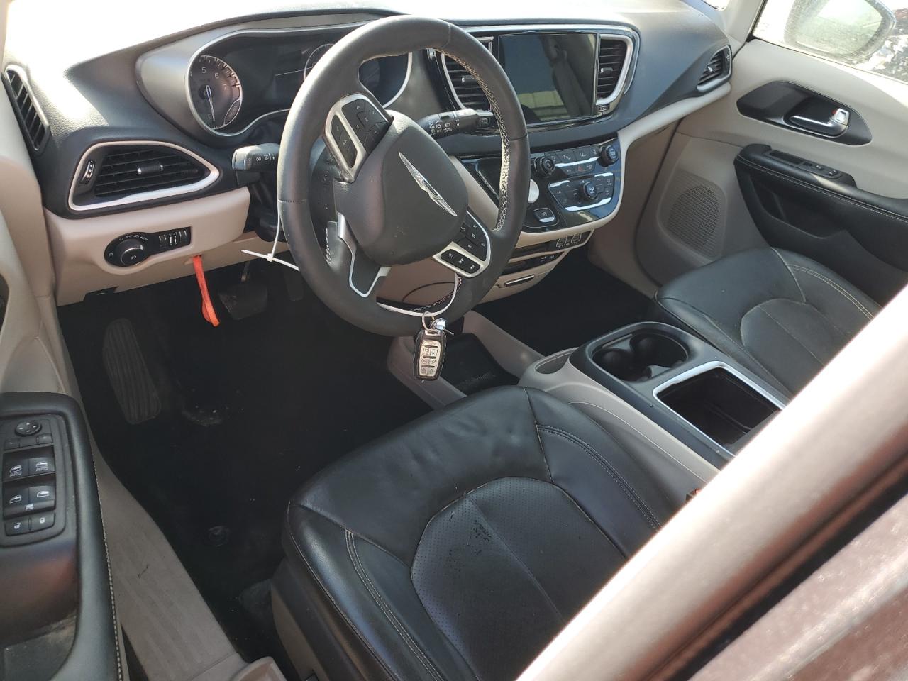 2022 Chrysler Pacifica - Image 8