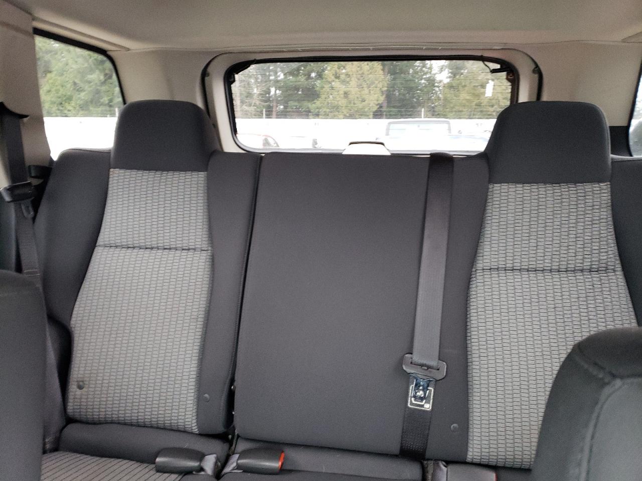 2010 Jeep Grand Cherokee - Image 10