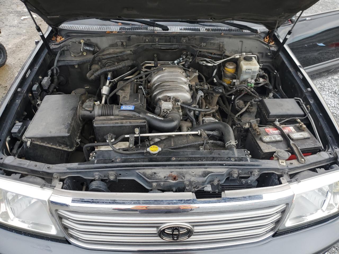 2004 Toyota Land Cruiser - Image 12