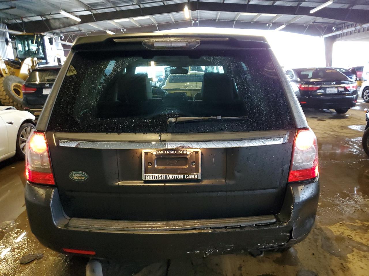 2011 Land Rover LR2 - Image 6
