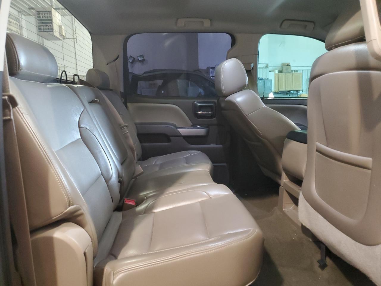 2015 Chevrolet Silverado - Image 10