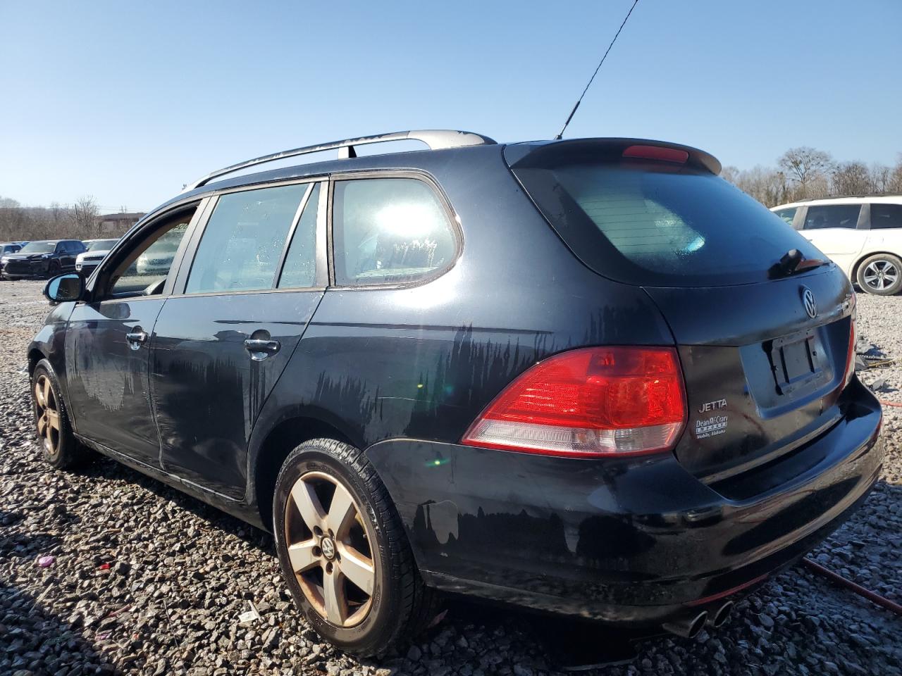 2009 Volkswagen Jetta - Image 2