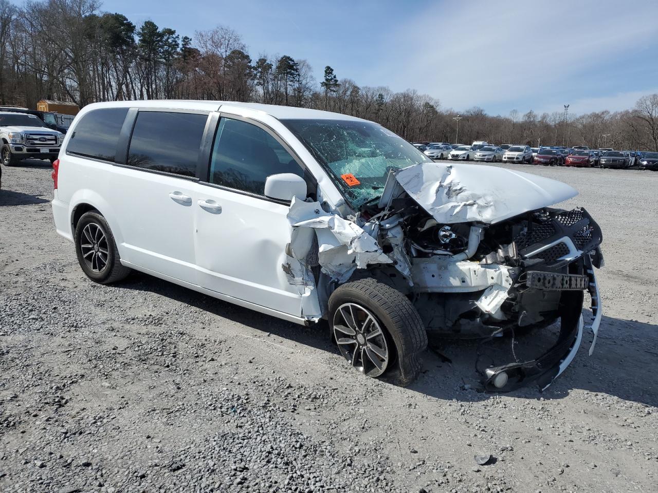 2019 Dodge Caravan - Image 4