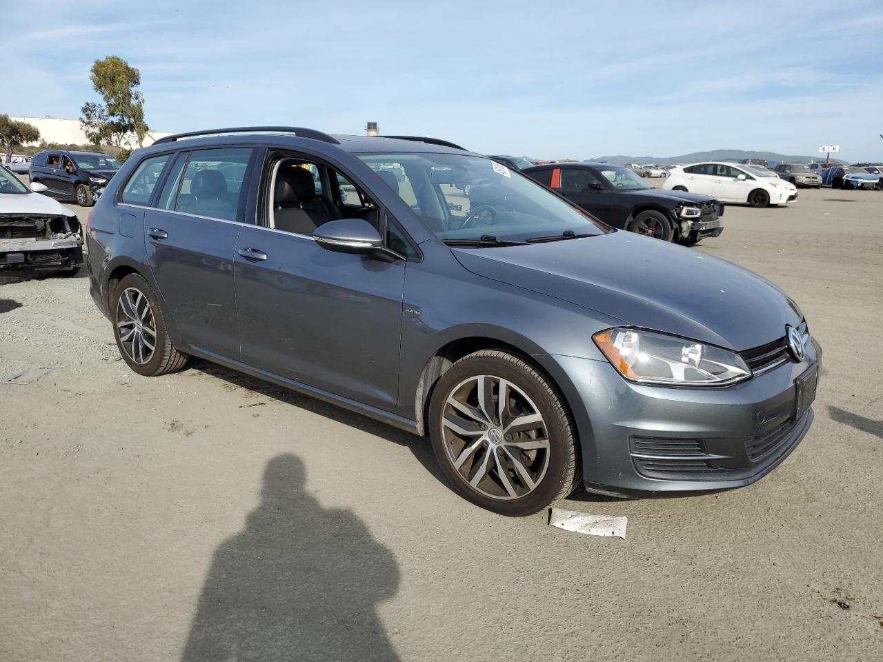 2016 Volkswagen Golf - Image 4