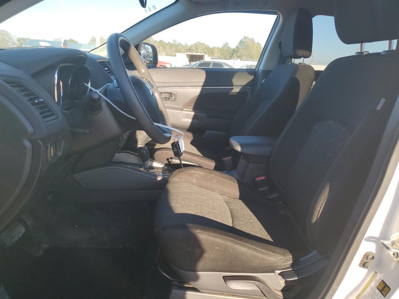 2020 Mitsubishi Outlander - Image 7